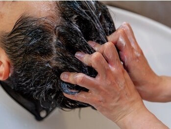 アウィンヘッドスパ(awin head spa)の写真/《育毛促進ヘッドスパ70分¥16500》ヒト幹細胞を使ったケアで髪や頭皮のお悩みを根本から改善！[中目黒]