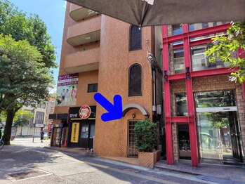 メニースマイル(MANY SMILES)/お店の入口♪