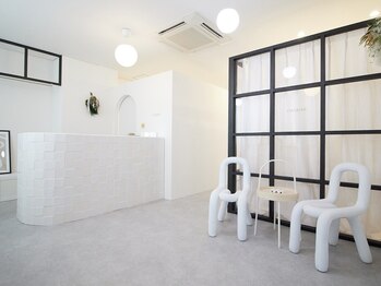 シャリル(CHARIRE)の写真/全室完全個室★周りを気にせず施術が受けられる◎目元のお悩みを改善するなら"CHARIRE"にお任せ♪