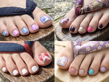 アムール(Amour)の写真/【コスパ◎フットジェル3850円】親指アート2本付!全員OKのクーポンでお得に楽しむなら当サロンへ!