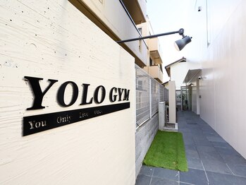 ヨロジム(YOLO GYM)/入り口