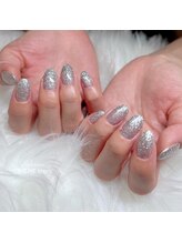 リッシュ トロワ(RICHE trois)/シルバーのフラッシュネイル！