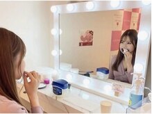 エクシアホワイトニング エミフルMASAKI店/4 歯の表面の水分を拭く