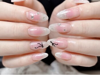 ドールネイル(DOLL NAIL)の写真/【シンプルなオフィスネイルもお任せ】お仕事上デザインの制限がある方も楽しんで頂けるデザインをご提案♪