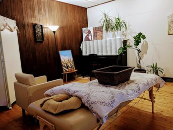 手もみとエステ む~/