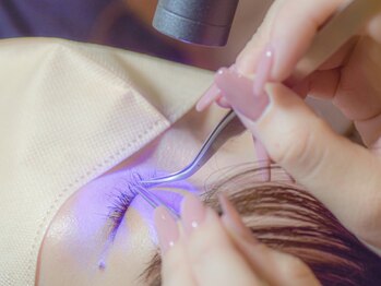 ミーカラー(me calla)の写真/【新導入!!モチ最強LEDマツエク】今までにない持続力★施術後すぐのジムやサウナ、オイルクレンジングもOK