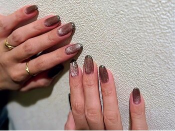 イル(ile)の写真/【オフ無料】女性らしさの詰まった指先…仕上がりの美しさと上品で落ち着いたネイル★持ち込みデザインOK！