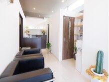 アルバ(ALBA)の雰囲気（シンプルで明るい受付◎）