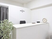 軸椎 南森町院(JIKUTSUI)/