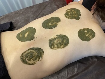 肌レボ 池袋店(肌REVO)/背中全体ハーブピーリング/塗布