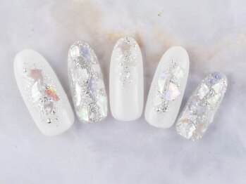 ネイルプラザ 河原町OPA店(NAIL PLAZA)/ホワイト×シェルネイル