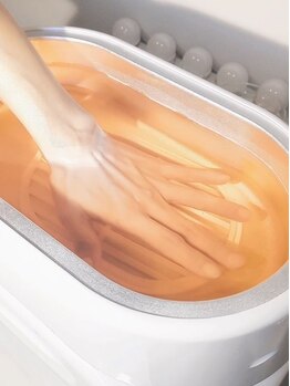 ドルチェ(Dolce)の写真/≪手の甲のエイジングケア≫パラフィンパック付きネイルケアコースで保湿し美肌＆美爪を実現！美白効果も◎