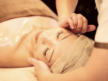 マリスレジーナ 新保店(MarisRegina)の写真/本気の方限定！横幅キュッと速攻小顔【小顔コルギ＋ハイドロ毛穴洗浄★60分￥4950】二重アゴ・エラ張り解消