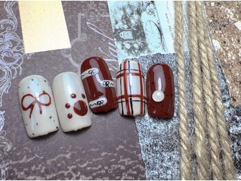 モアネイル 新宿/定額ネイル【新宿】