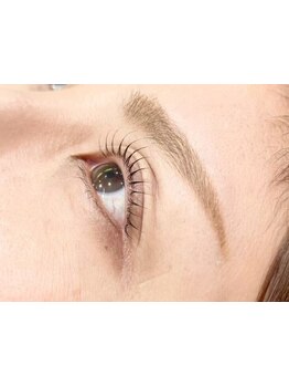 ナチュラル上品な目元にしたい