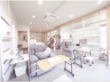 モスト(MOST)の雰囲気（清潔感のある広々した店内/完全個室も3部屋あり♪）