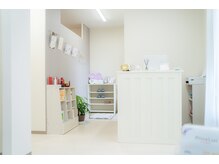 ハピネスビューティーサロン(happiness beauty salon)の雰囲気（白を基調とした明るい店内で 脱毛/痩身/フェイシャルを施術♪）