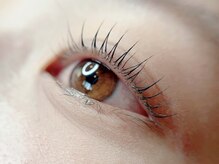 モナ(MONA)/斜めからも可愛いまつ毛パーマ♪