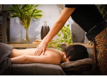 アルースガーデン(Arus Garden)/#オイルマッサージ#ロミロミ