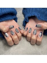 ワイ(y)/うねうねネイル