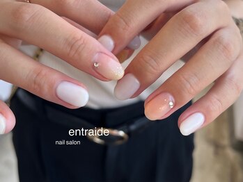 アントレッド(entraide)/きゅるんホワイト