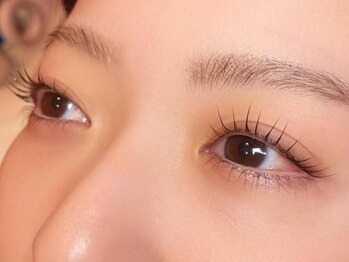 パーフェクトアイ 金沢藤江店(Perfect Eye)の写真/まつげパーマで、韓国アイドル風束感仕上げもお任せ!自まつ毛が伸びたような自然で魅力的なお目元に♪