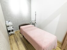 ニキ(NIKI)/施術ベッドその１