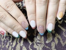 マーチ(March)/カラフルフレンチネイル