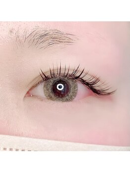 ドーヴ(DOVE)の写真/繊細な技術でモチも抜群◎大満足の可愛いぱっちり目元に☆自まつ毛が伸びたような自然で上品な目元に♪