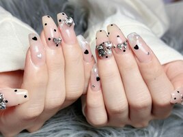 ドットとハートのラブリーネイル