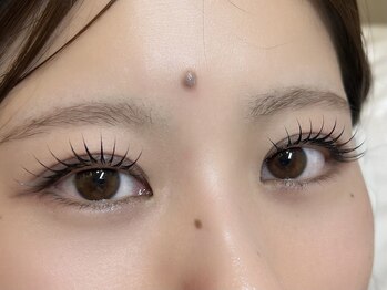 ルネッタプラス(LUNETTA＋)の写真/≪超軽量毛フラットラッシュ≫印象を左右する目元だからこそ信頼の技術でモチが良くて綺麗な目元をキープ♪