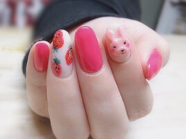 旬のイチゴネイル♪