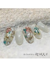 ロッカ(ROKKA)/ダスティカラーのフラワーネイル