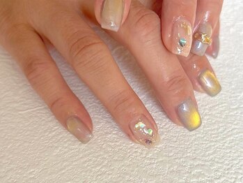 ワイエスサロン(Y‘s Salon)の写真/『短いからこそコロンとかわいい♪』家事やお仕事など、日常にもなじむショートネイルで見とれるお爪に★