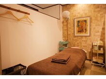 縁座や(ENZAYA)の雰囲気（個室の施術部屋）