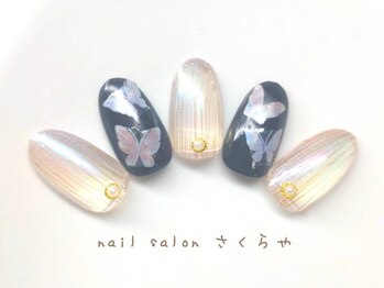 蝶が舞うバカラデザインジェル