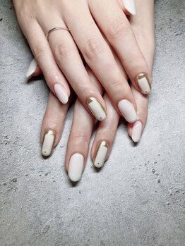 ラグネル(Luxnal)/ホワイトミラーネイル