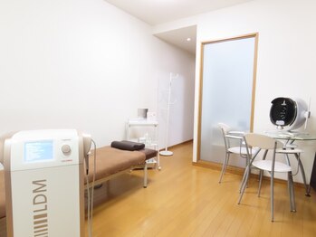 UBメディカルサロンの写真/【サーマクール×LDM】年齢を重ねるごとに気になる肌の悩み…!肌の土台からケアして、憧れの水光艶肌へ♪