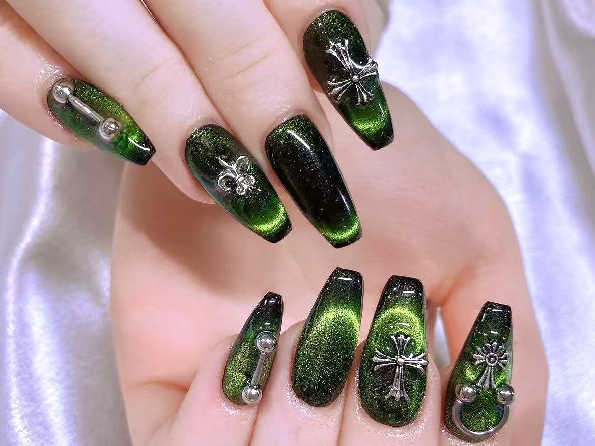 ネイルチップオーダー 地雷系 量産型 ゴシック クロム メタル 韓国