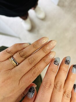 モーヴ(MAUVE)/左右非対称