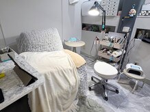 リリネイルズ(RiriNails)の雰囲気（リクライニングチェアでゆったりくつろぎながら施術します☆）
