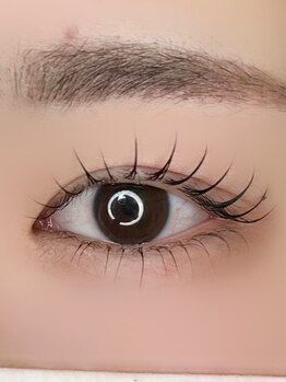 ミニョンアイラッシュ(minynon eyelash)の写真/人気の韓国ロッドでメーテルラッシュが叶う☆韓国で大流行のパーマ×ブラックティントもおすすめです♪
