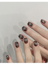 めぐみのネイルサロン/ブラウン×星マグネット