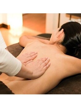 ユー(U)の写真/【駅徒歩1分/完全個室】極上のアロマリンパやタイ古式で、慢性的な疲れやガチガチの肩こりも解消♪