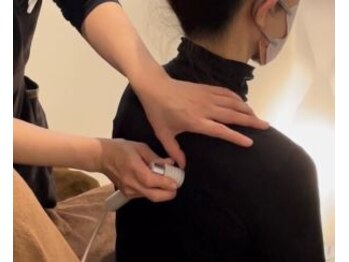 メビアージュ(Meviage)の写真/【人気NO.1オプション◎15分￥3.300】ガチガチ肩背中を磁気でツボ押し！自律神経を整えます♪