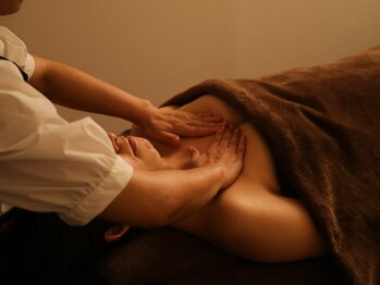 ツナグ 癒しの空間/デコルテ