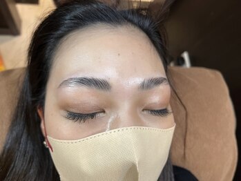 グランウィーユ バイ ロンド 銀座(Grand oeil by Lond)/ハリウッドブロウリフト