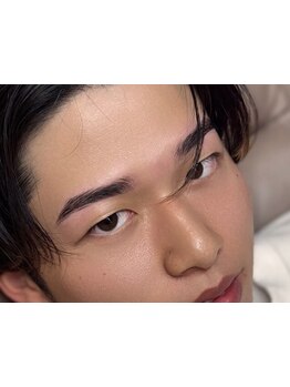 ナチュラル上品な目元にしたい