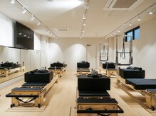 ホワイトプラステン 高槻店(White+)の雰囲気（当サロンはマシンピラティススタジオを併設しています。）
