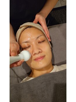 リーフ(Leaf)/リフトアップで小顔効果♪